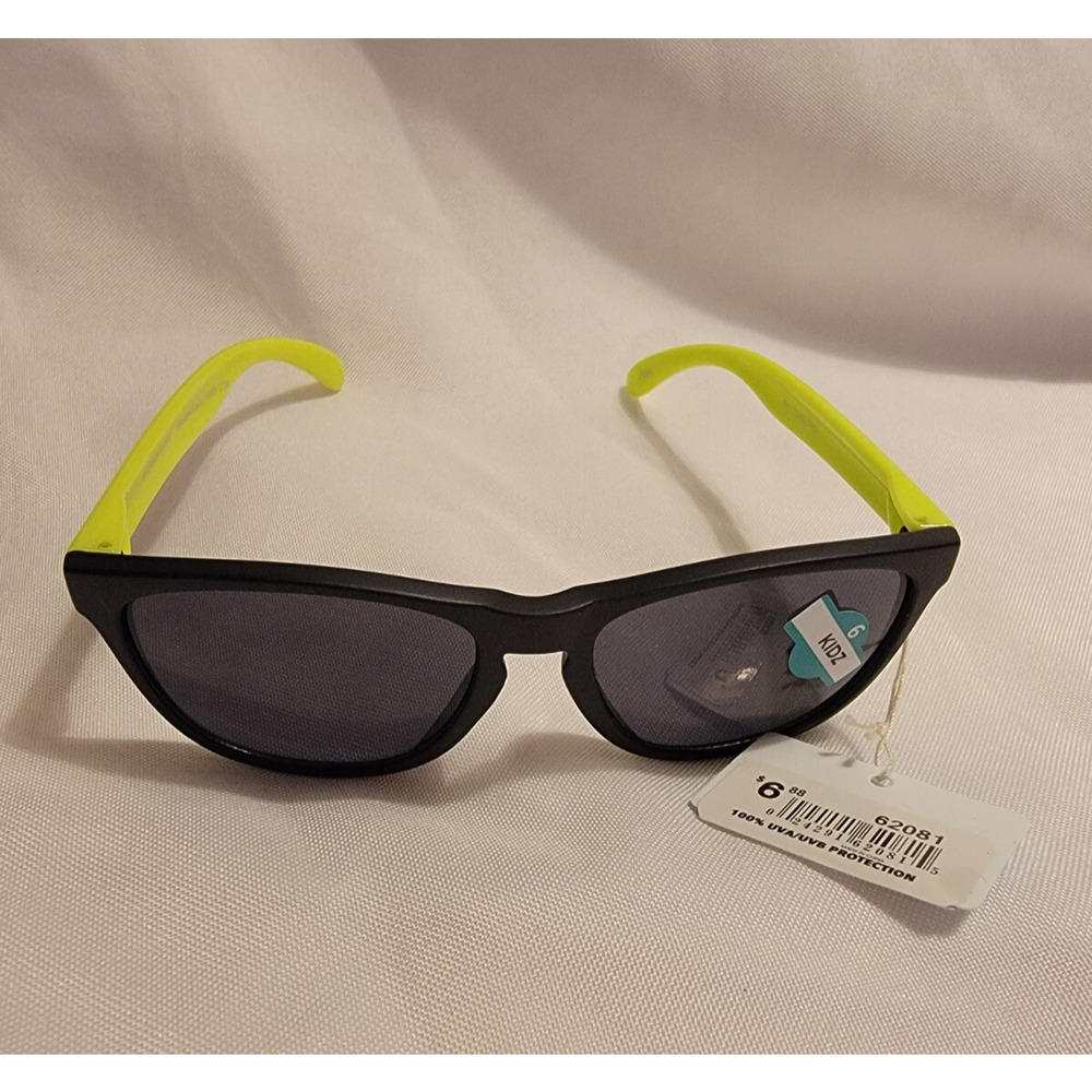 Kidz Piranha Kids Sunglasses Black Frames Neon Green Arms Style # 62081